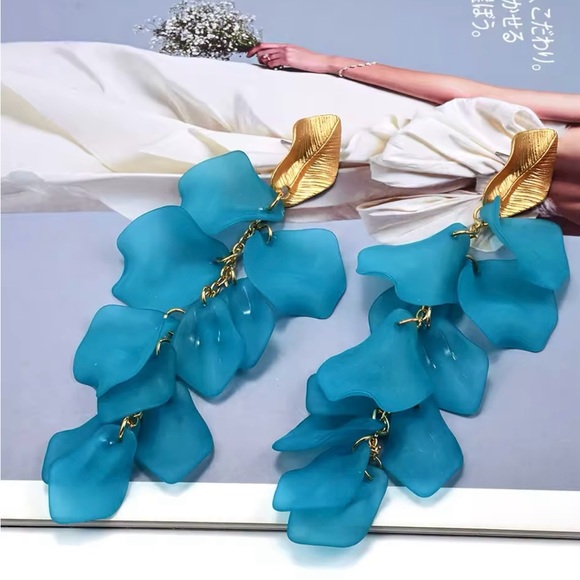 Blue Petal Cascade Acrylic Earrings – Bold Floral Statement Jewelry - Picture 4 of 7